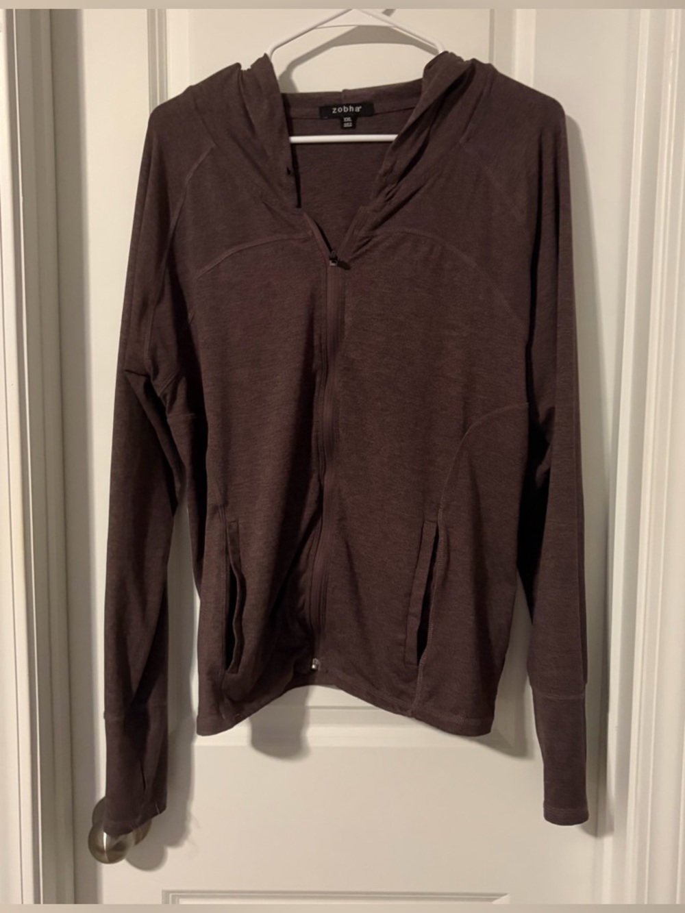 Zobha Dark Brown Full-Zip Hooded Jacket
Drawstring on neck missing